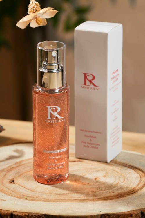 Rose Musk & Pink Peppercorn body oil mist