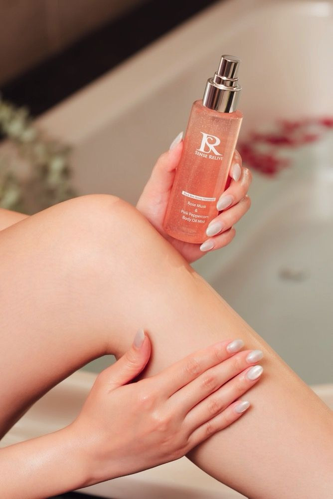 Rose Musk & Pink Peppercorn body oil mist